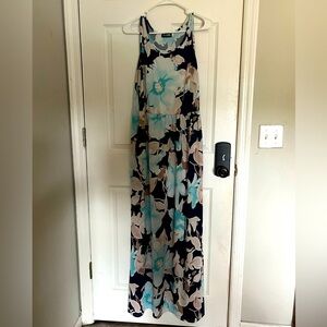 Comfortable maxi dress with pockets!
